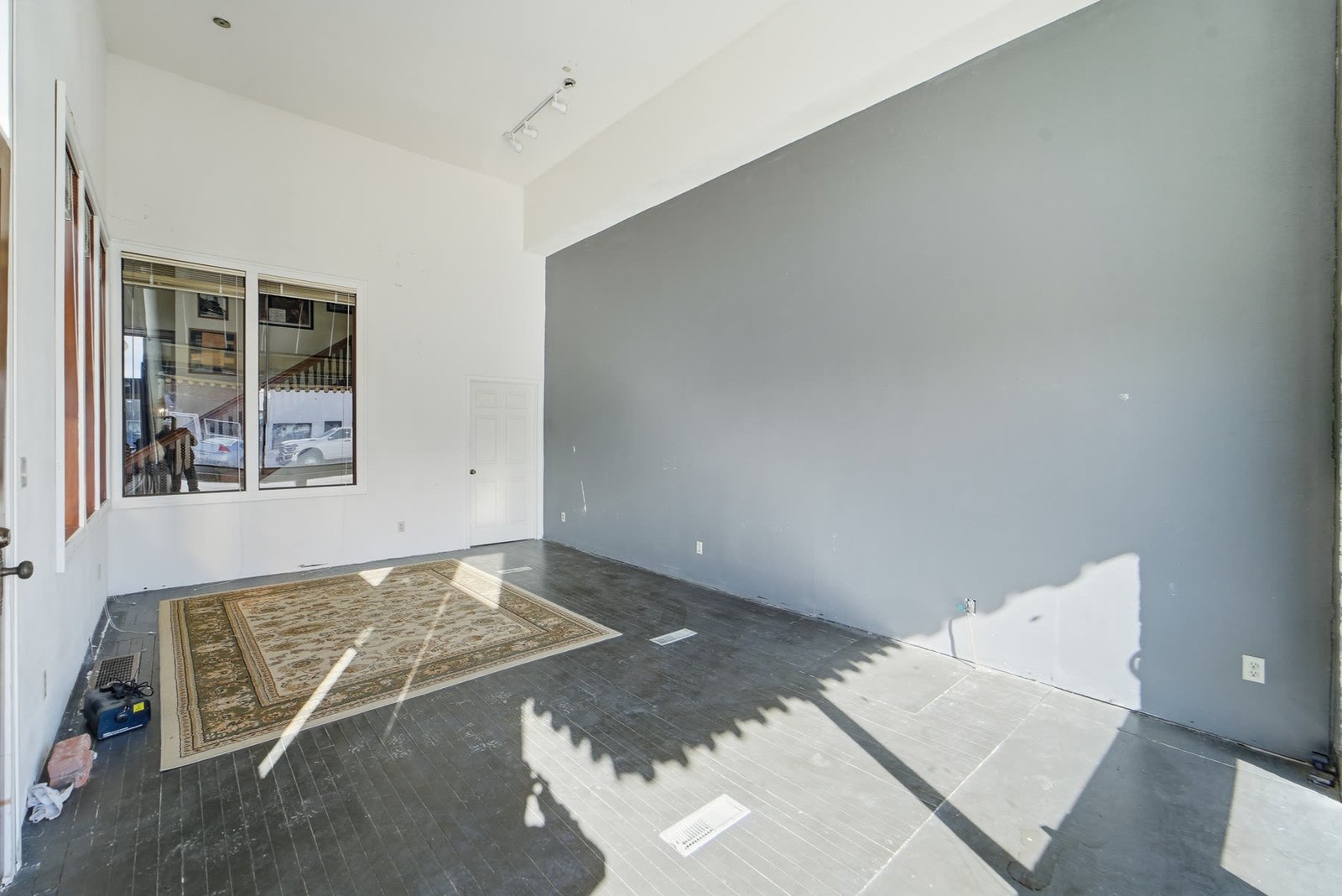 Flexible commercial interior